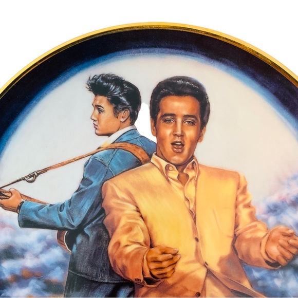 Elvis Presley Memorabilia 
Rockin' In The Moonlight' Porcelain Plate - Picture 12 of 12